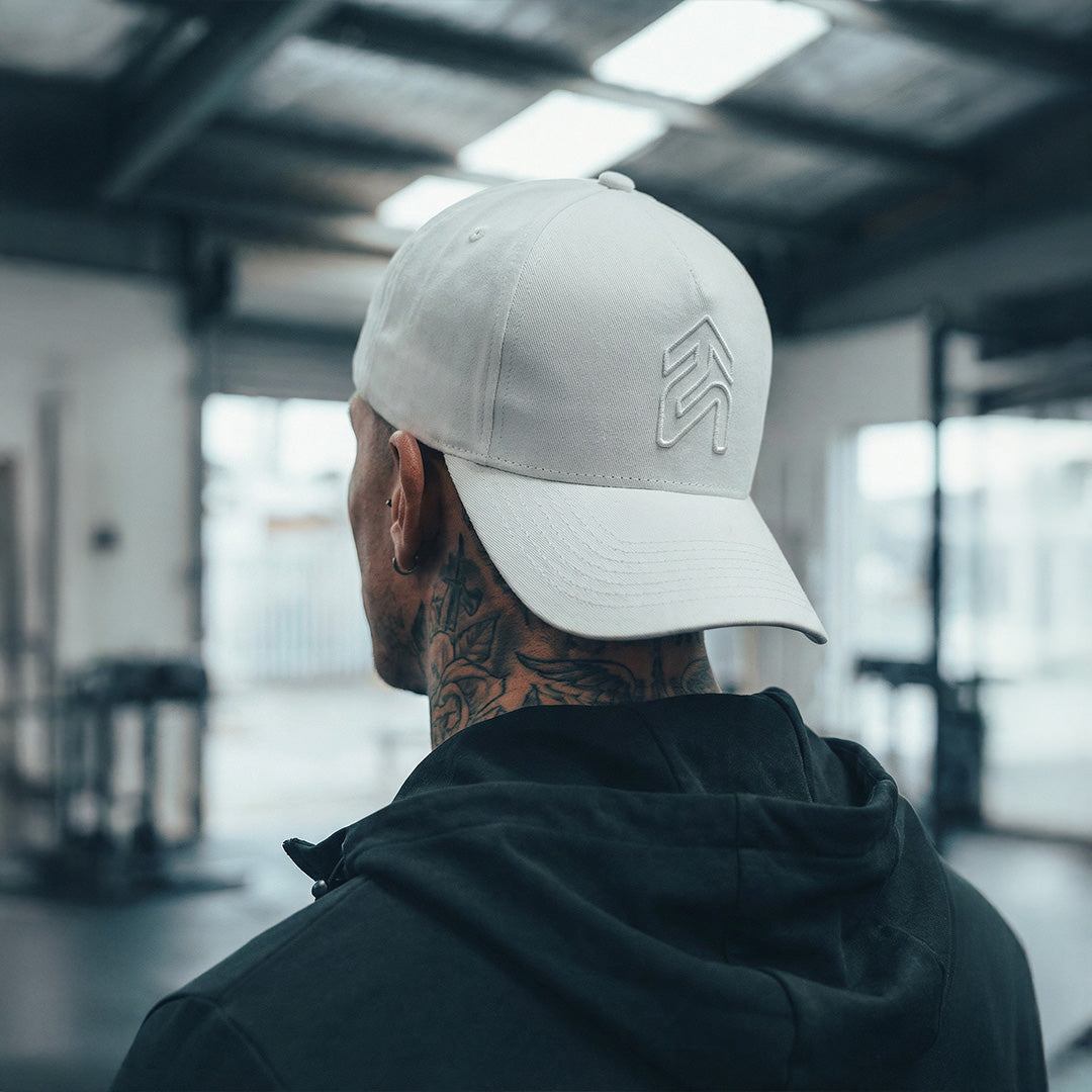 Set Lifting All White Hat