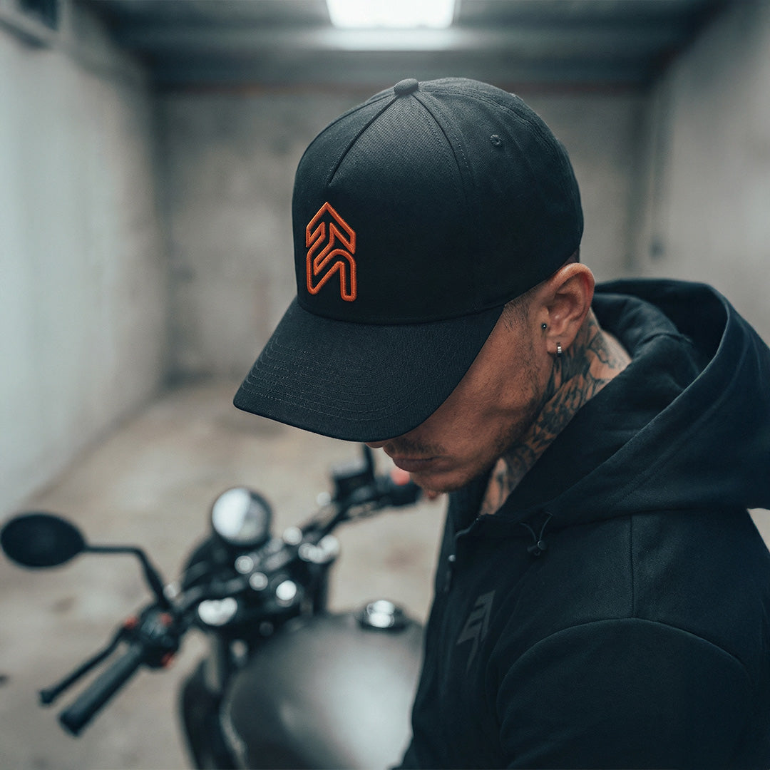 Set Lifting Black & Orange Hat