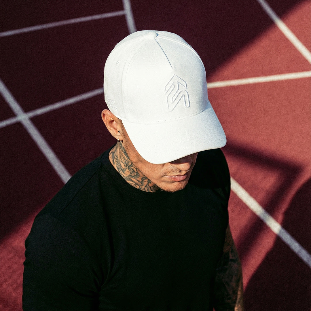 Set Lifting All White Hat