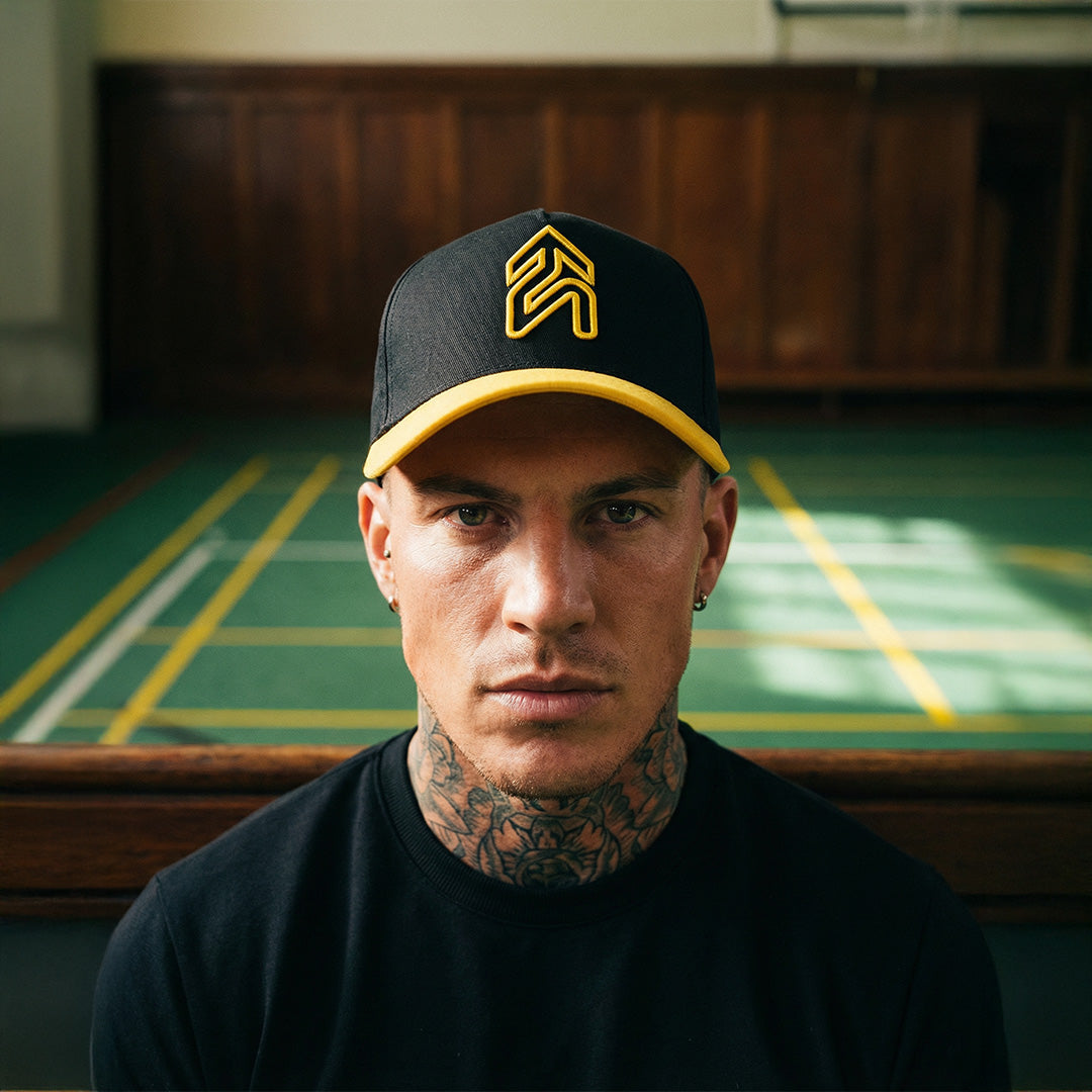 Set Lifting Black & Yellow Hat