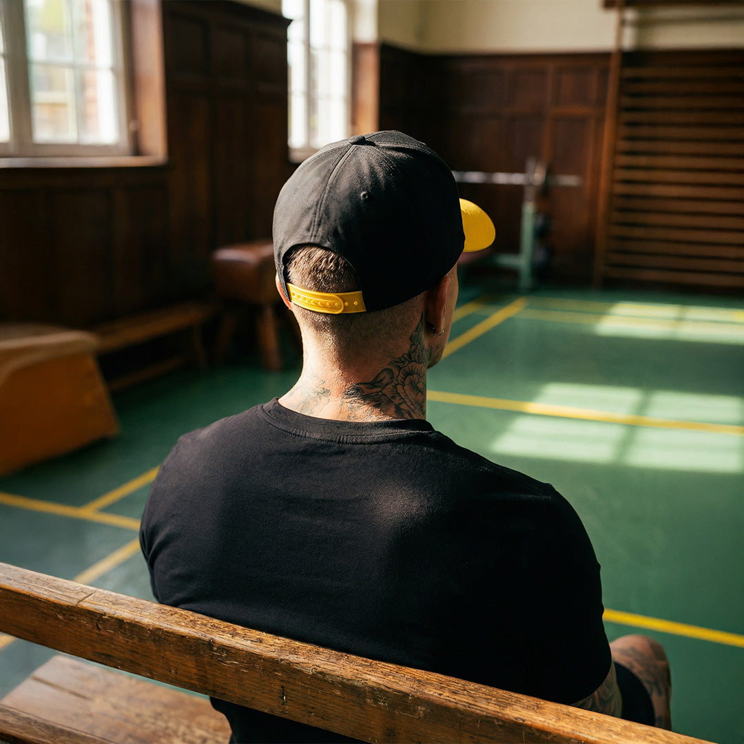 Set Lifting Black & Yellow Hat